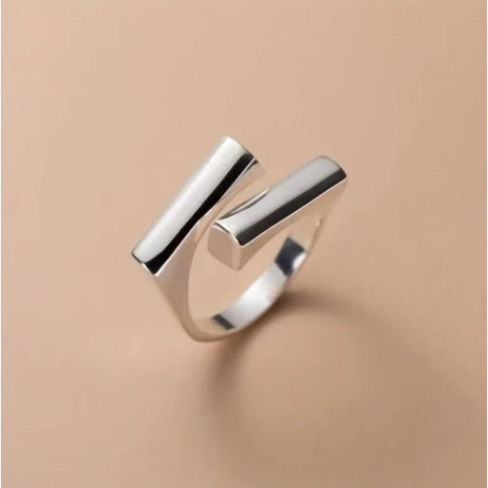 Unique Modern Silver Geometric Interlaced Bar Ring Size 6 Minimalist